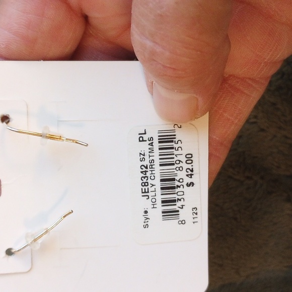 Brighton Holiday Wreath Earrings - Green and Red - Picture 4 of 4